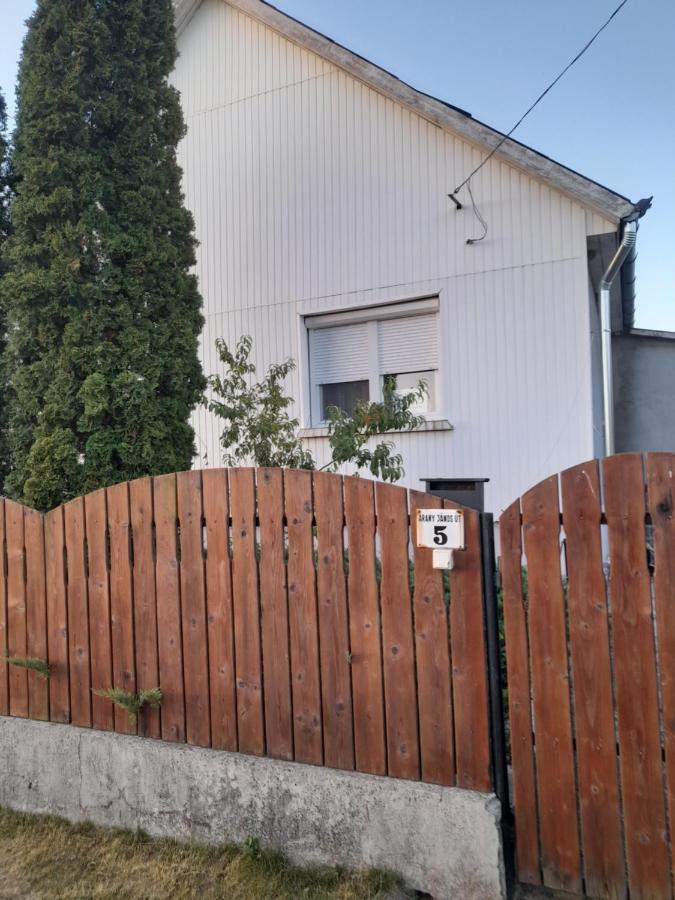 Edit Vendeghaz Szabolcsveresmart Buitenkant foto